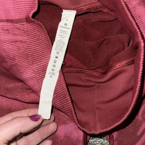 •Lululemon tie dye Ebb to Street legging• - Picture 7 of 7